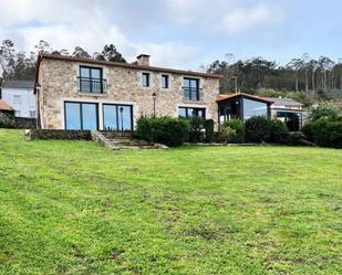 Vista exterior de Casa o xalet de lloguer en A Laracha   amb Terrassa