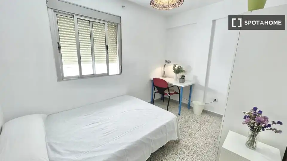Habitación en Triana Oeste