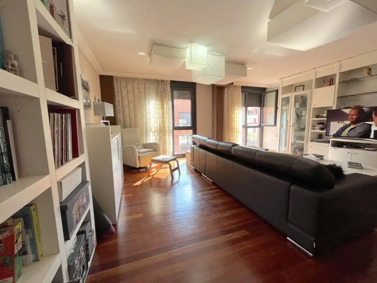 Sala d'estar de Dúplex en venda en Leioa amb Calefacció, Parquet i Terrassa