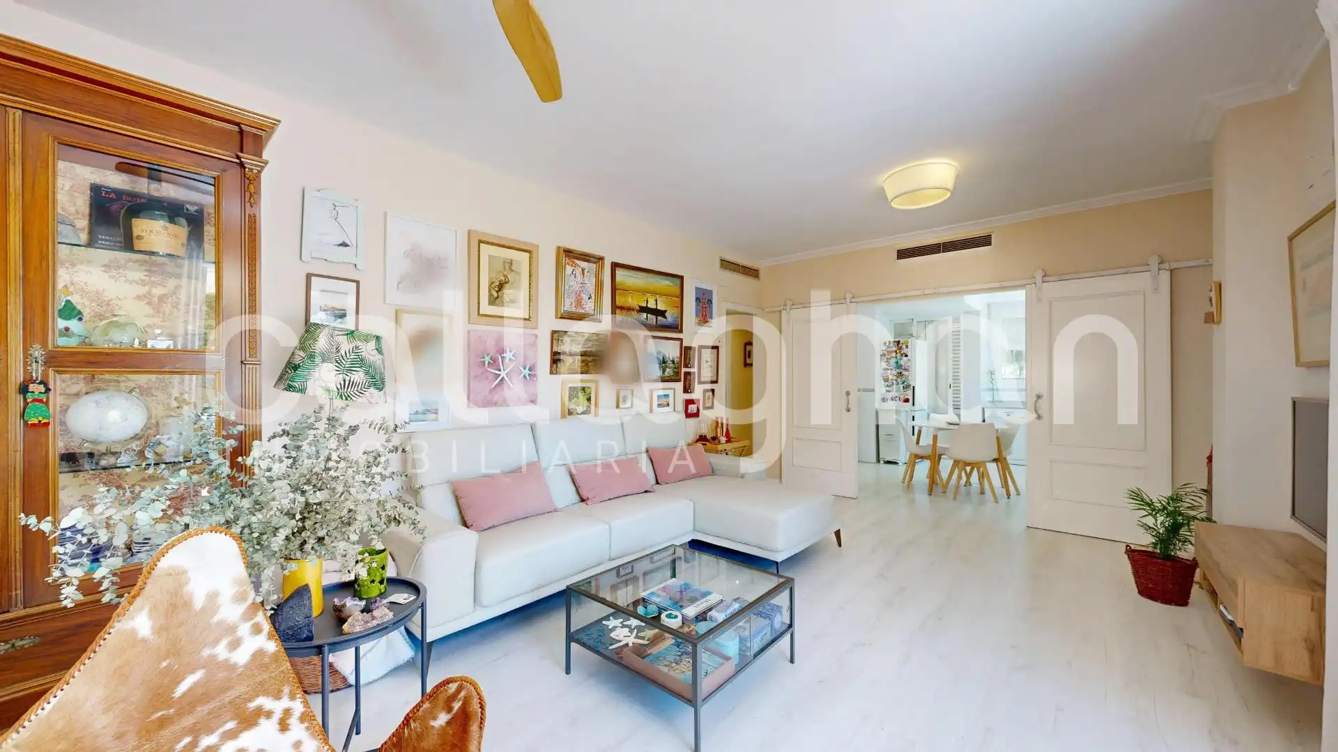 Living room of Ground floor for sale in Valencia  with Air Conditioner, Private garden and Storage room