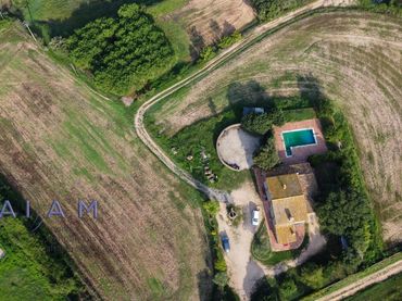 Casa rústica amb piscina en venda a Maçanet de la Selva pueblo