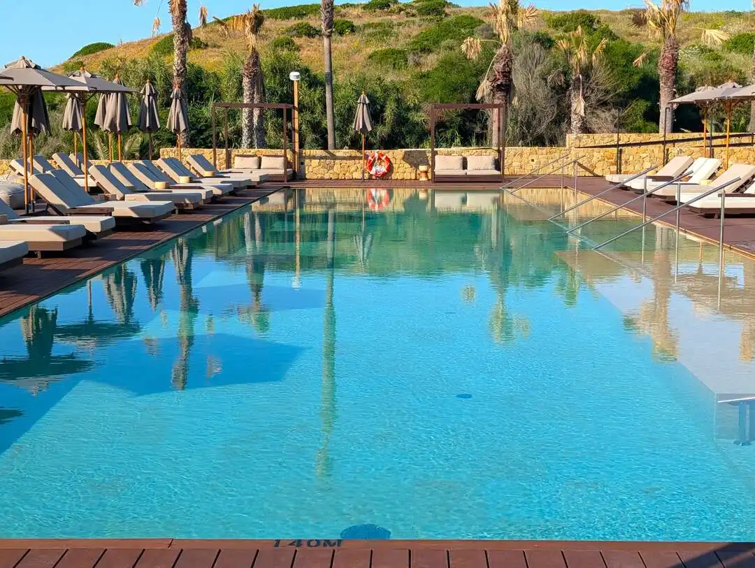 Swimming pool of Apartments for rent in La Alcaidesa  with Air Conditioner, Heating and Terrace