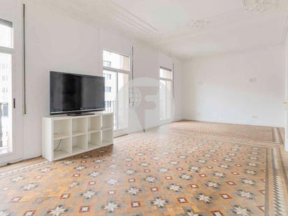 Living room of Flat to rent in  Barcelona Capital  with Air Conditioner and Balcony