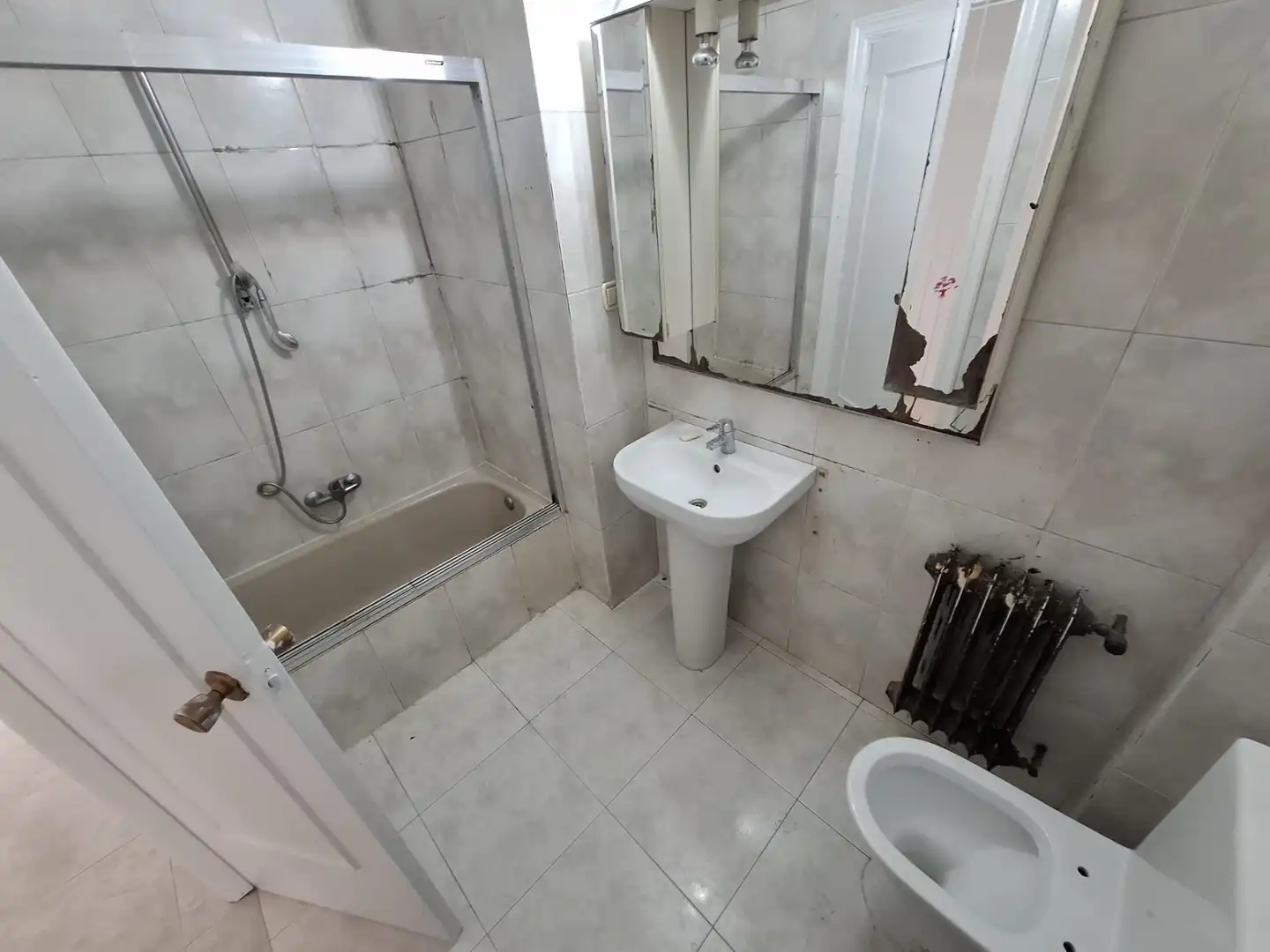 Bathroom of Flat for sale in  Logroño  with Terrace, Storage room and Balcony