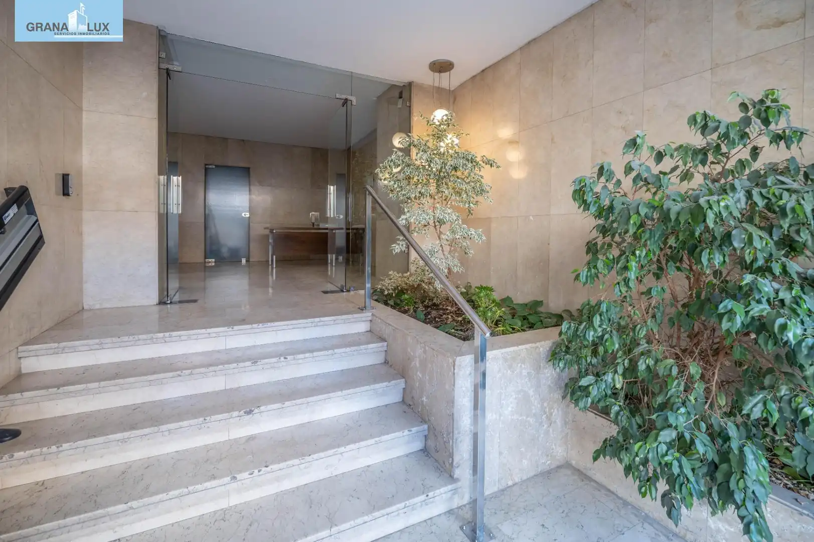 Piso en venta en Granada con Terraza y Balcón