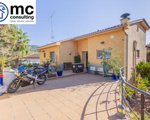 Vista exterior de Casa o xalet en venda en Cabrils amb Aire condicionat, Calefacció i Terrassa