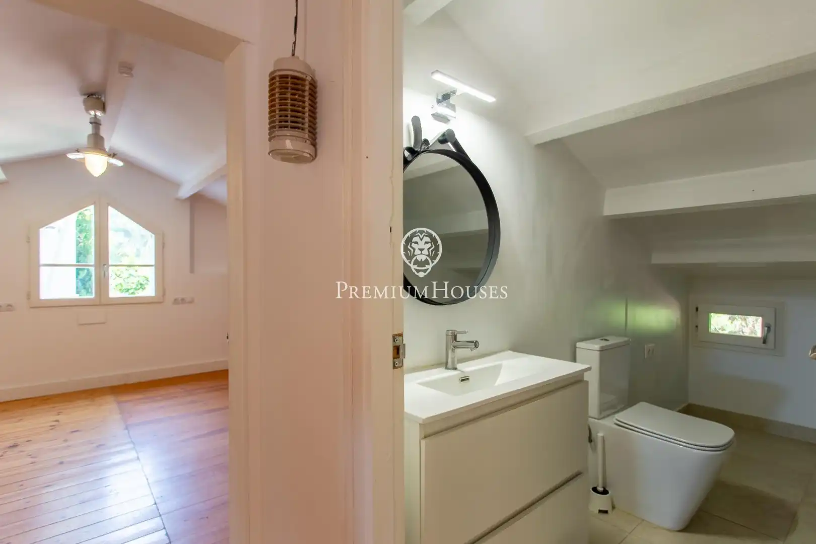 Bathroom of Houses for sale in Mataró