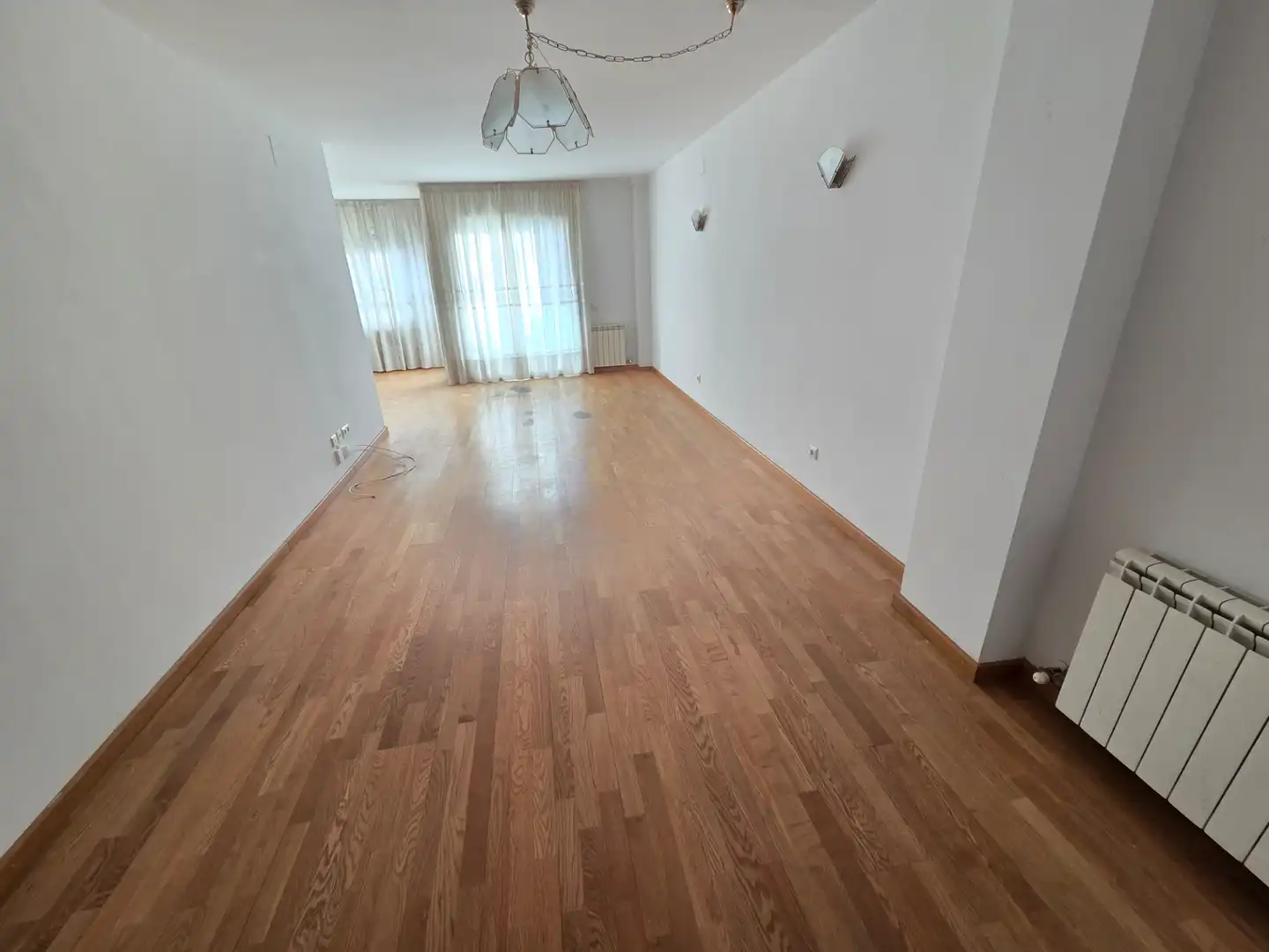 Sala d'estar de Pis en venda en Vilafranca del Penedès amb Aire condicionat, Calefacció i Parquet