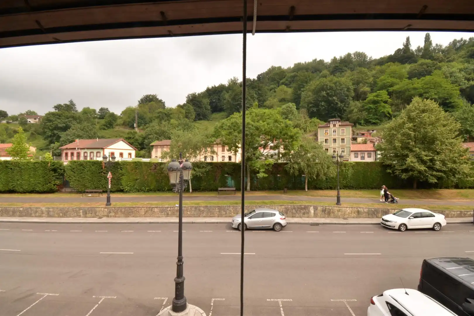 Vista exterior de Piso en venta en Oviedo  con Calefacción