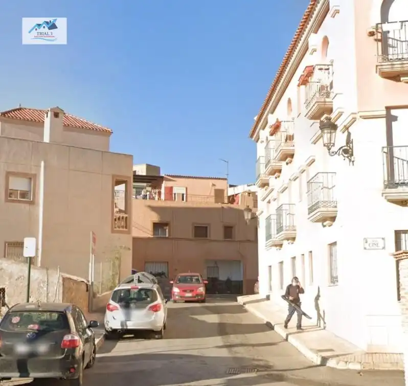 Casa a schiera con terrazza in vendita a Calle AZUCENA