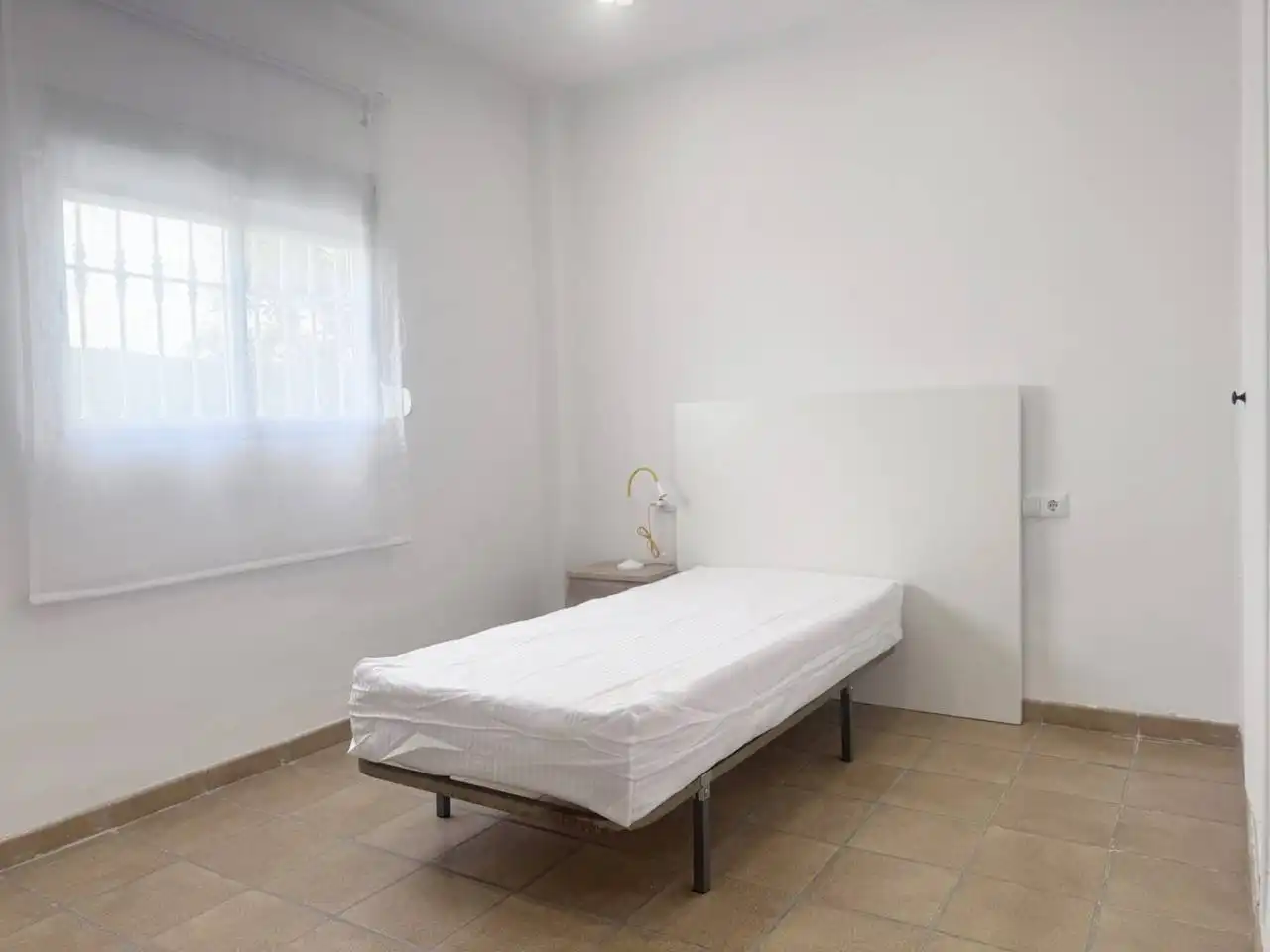 Schlafzimmer von Haus oder Chalet zur Miete in Paterna mit Privatgarten, Terrasse und Möbliert