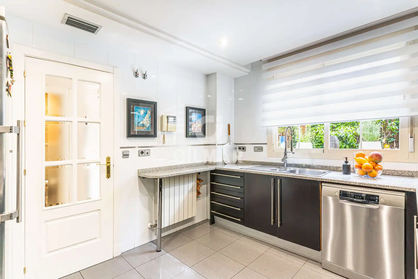 Cocina de Casa adosada en venta en Boadilla del Monte con Calefacción, Jardín privado y Piscina