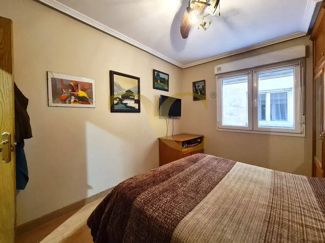 Schlafzimmer von Wohnung zum Verkauf in Gijón  mit Heizung und Möbliert