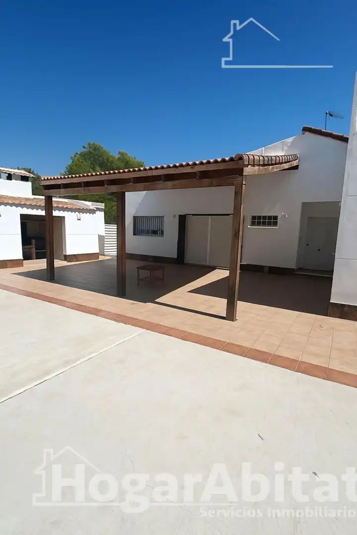 Terraza de Casa o chalet en venta en Chiva con Aire acondicionado, Calefacción y Jardín privado