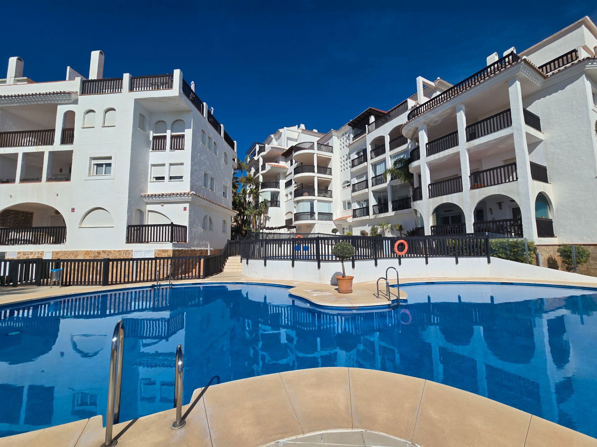 Exterior view of Flat for sale in Mijas  with Air Conditioner, Heating and Terrace