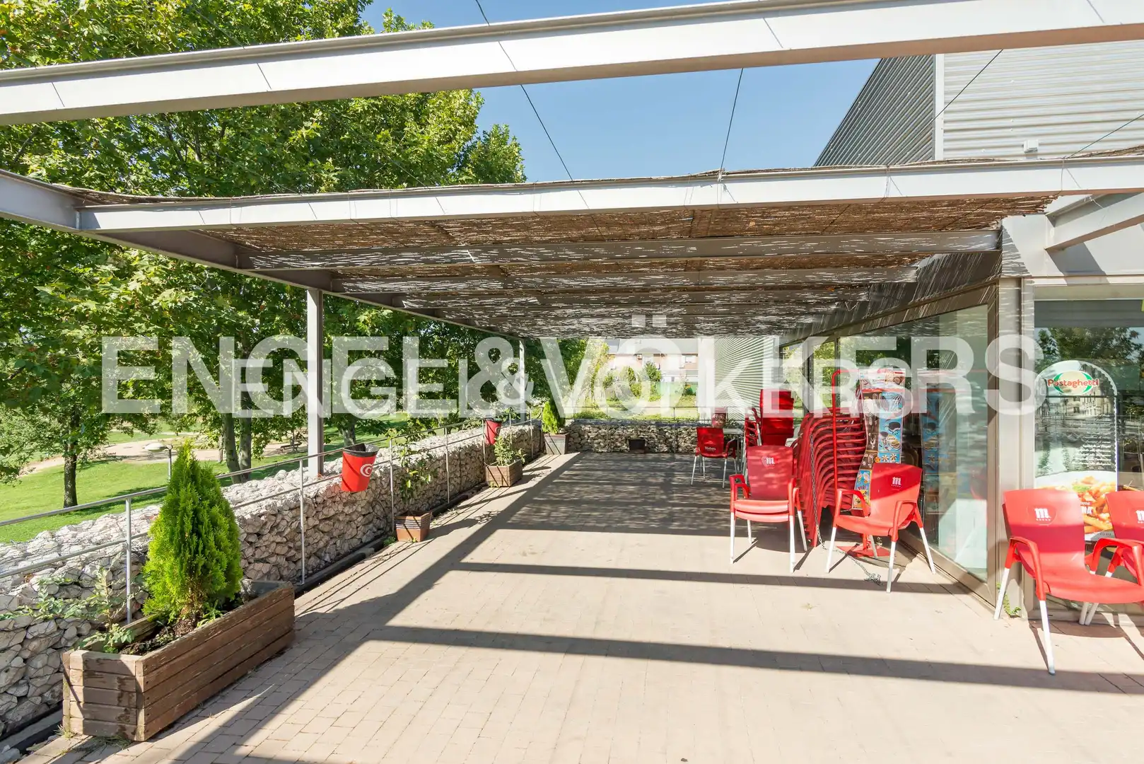 Terrassa de Estudi de lloguer en Villanueva de la Cañada amb Aire condicionat, Calefacció i Jardí privat
