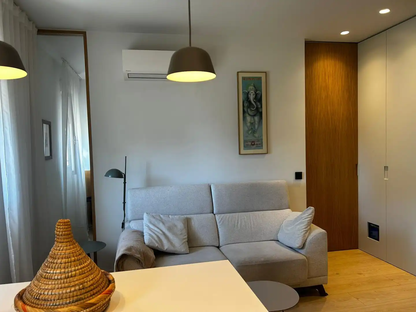 Sala d'estar de Apartament de lloguer en Madrid amb Aire condicionat, Calefacció i Moblat