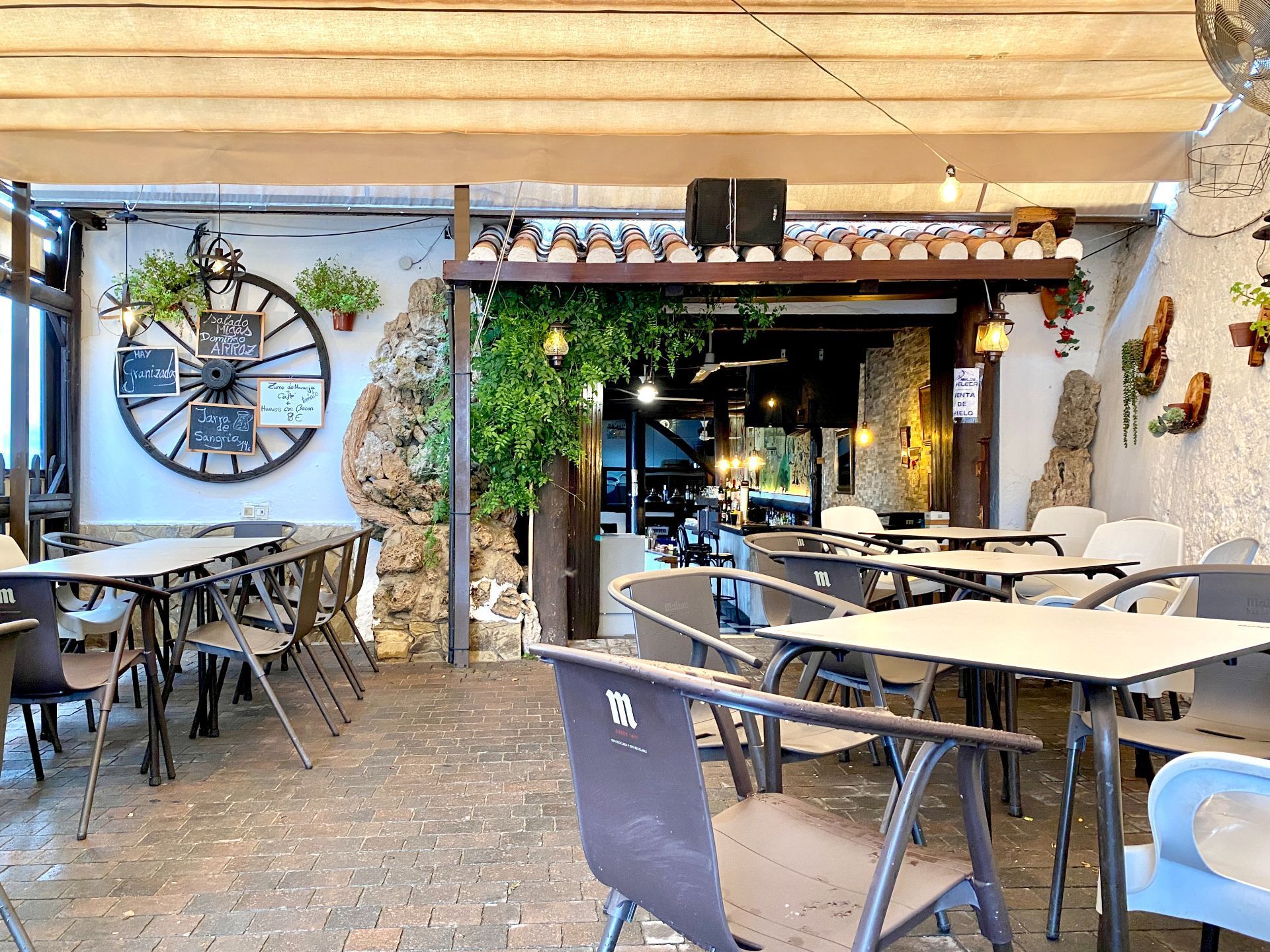 Terraza de Local de alquiler en Otívar con Amueblado