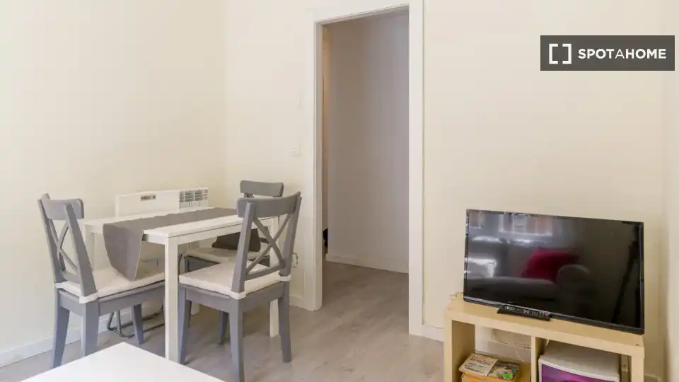 Room in Ciudad Jardín - Parque Roma