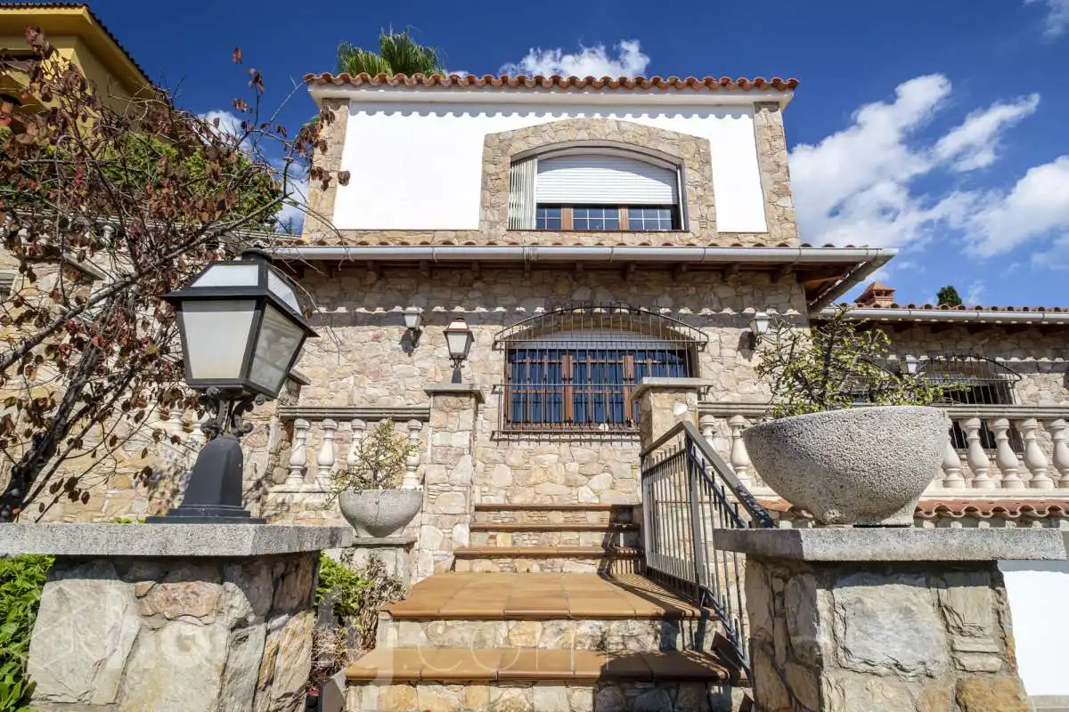 Detached house with pool for sale in Calle Bergueda ., imagen 37