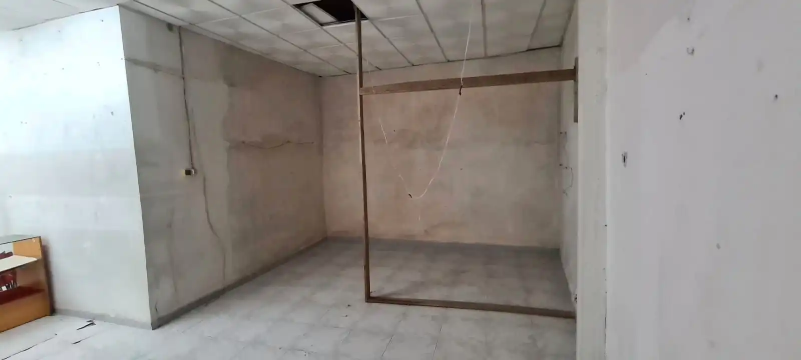 Local comercial de lloguer a Carrer d'Enmig, imagen 5