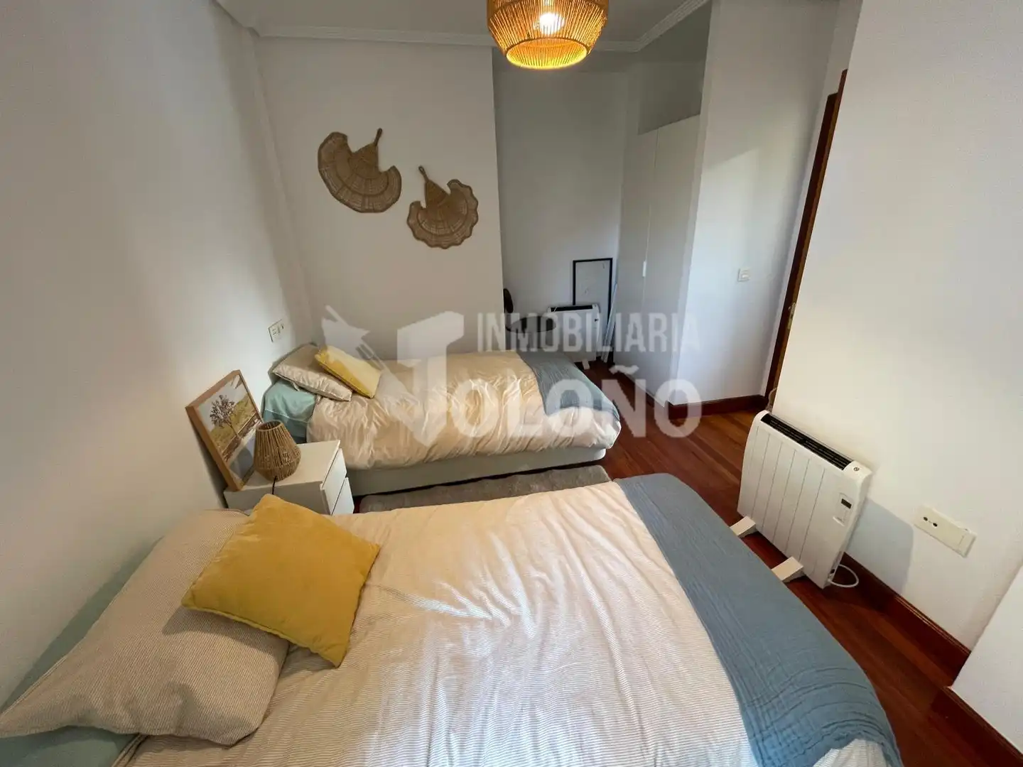 Dormitori de Apartament en venda en Casalarreina amb Calefacció, Parquet i Moblat