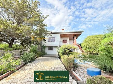 Villa con balcone in vendita a Pedanías Centro