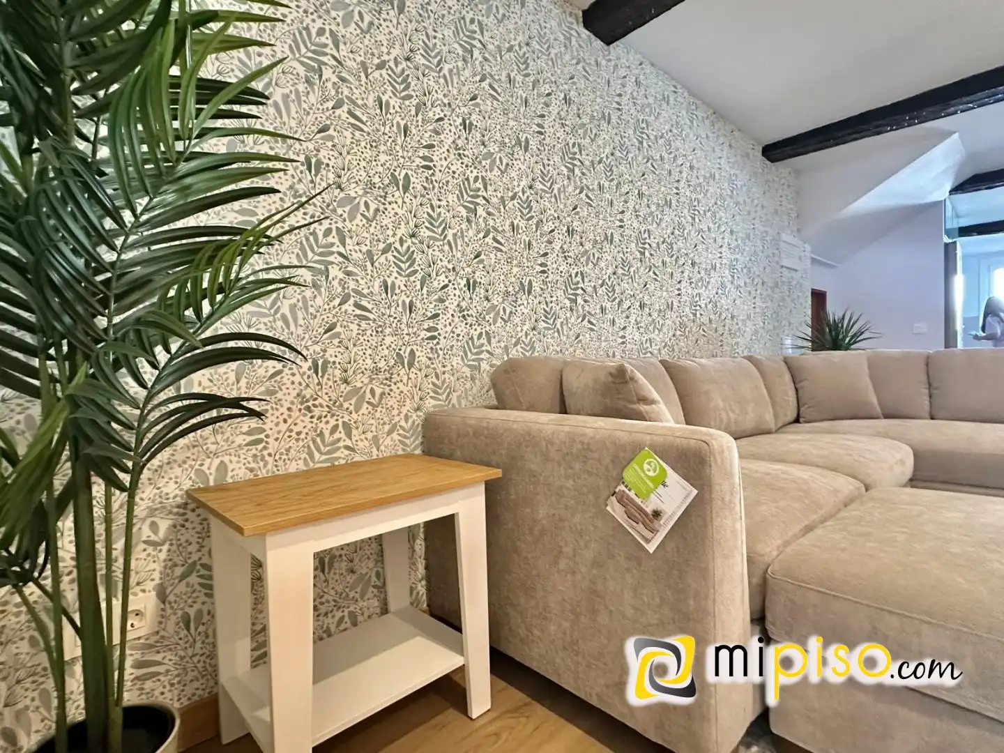 Sala de estar de Piso en venta en Laredo con Calefacción, Amueblado y Balcón