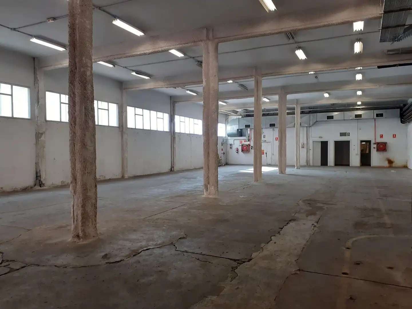 Nau industrial en venda en Sant Joan Despí