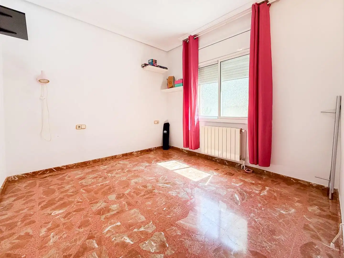 Habitación de Casa o chalet en venta en Vallirana con Calefacción, Jardín privado y Terraza