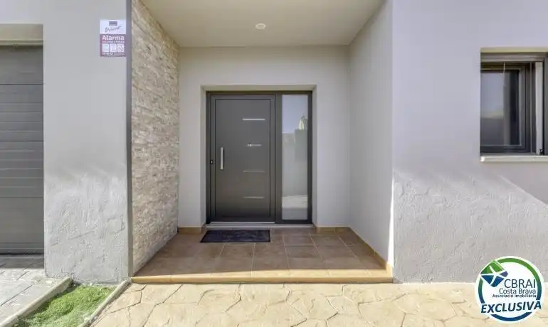 Houses for sale in Cistella  with Community pool