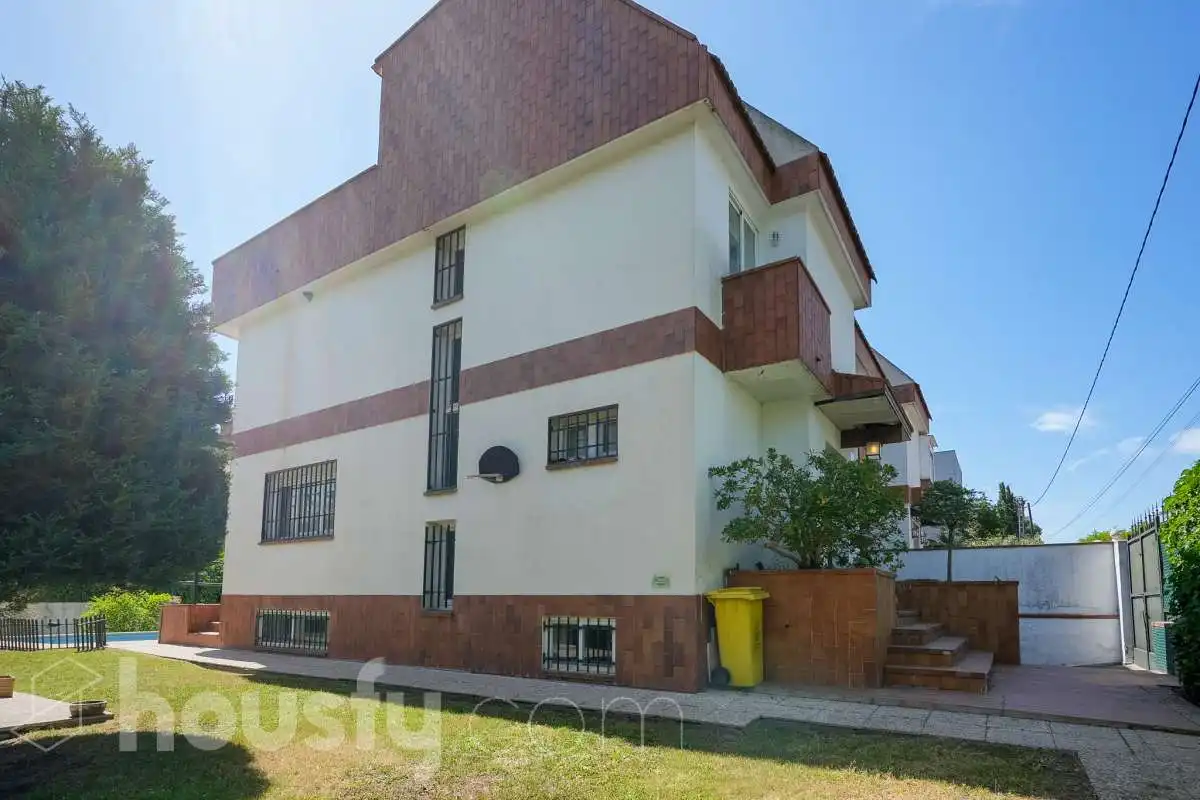 Exterior view of Houses for sale in Madrid  with Air Conditioner, Heating and Private garden