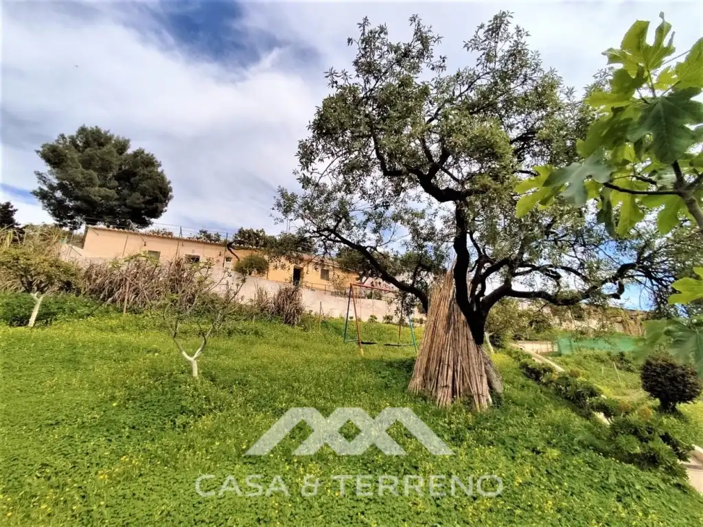 Casa o chalet en venta en Vélez-Málaga con Terraza, TV y Internet