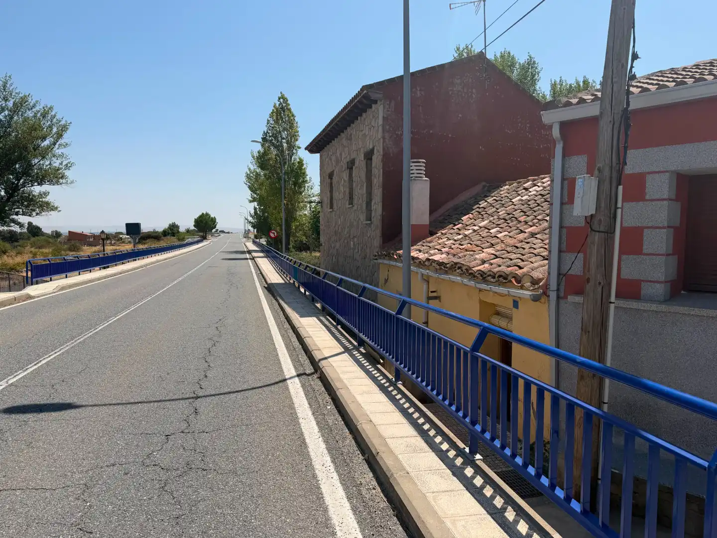 Vista exterior de Casa adosada en venda en Ávila amb Calefacció