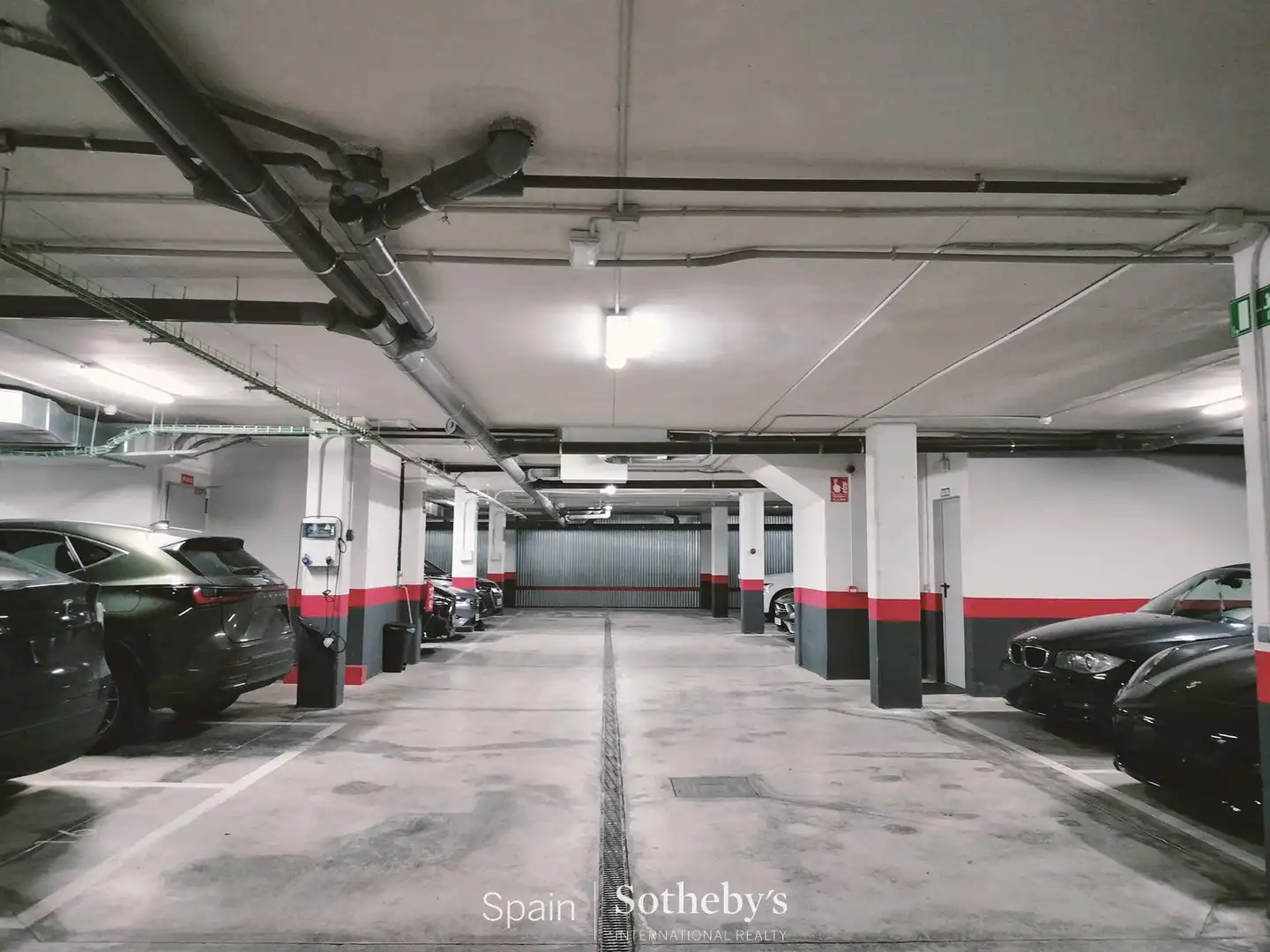 Parking de Apartamento en venta en Las Rozas de Madrid con Aire acondicionado, Calefacción y Jardín privado