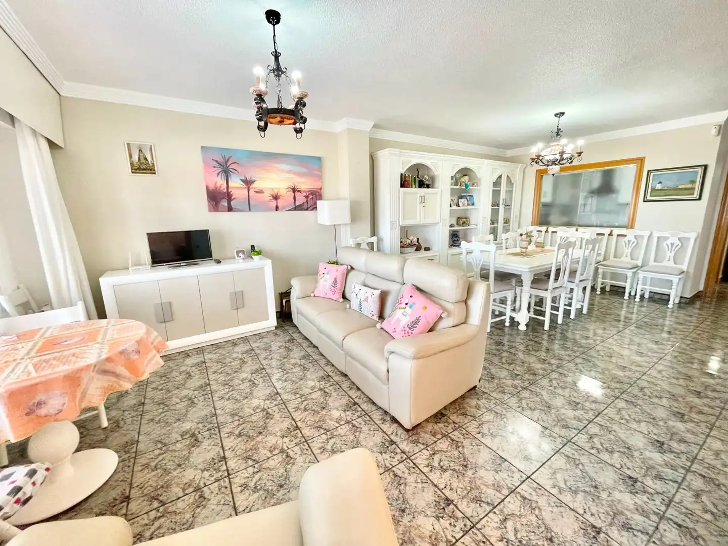 Sala d'estar de Casa o xalet de lloguer en Los Alcázares amb Aire condicionat, Moblat i Rentadora
