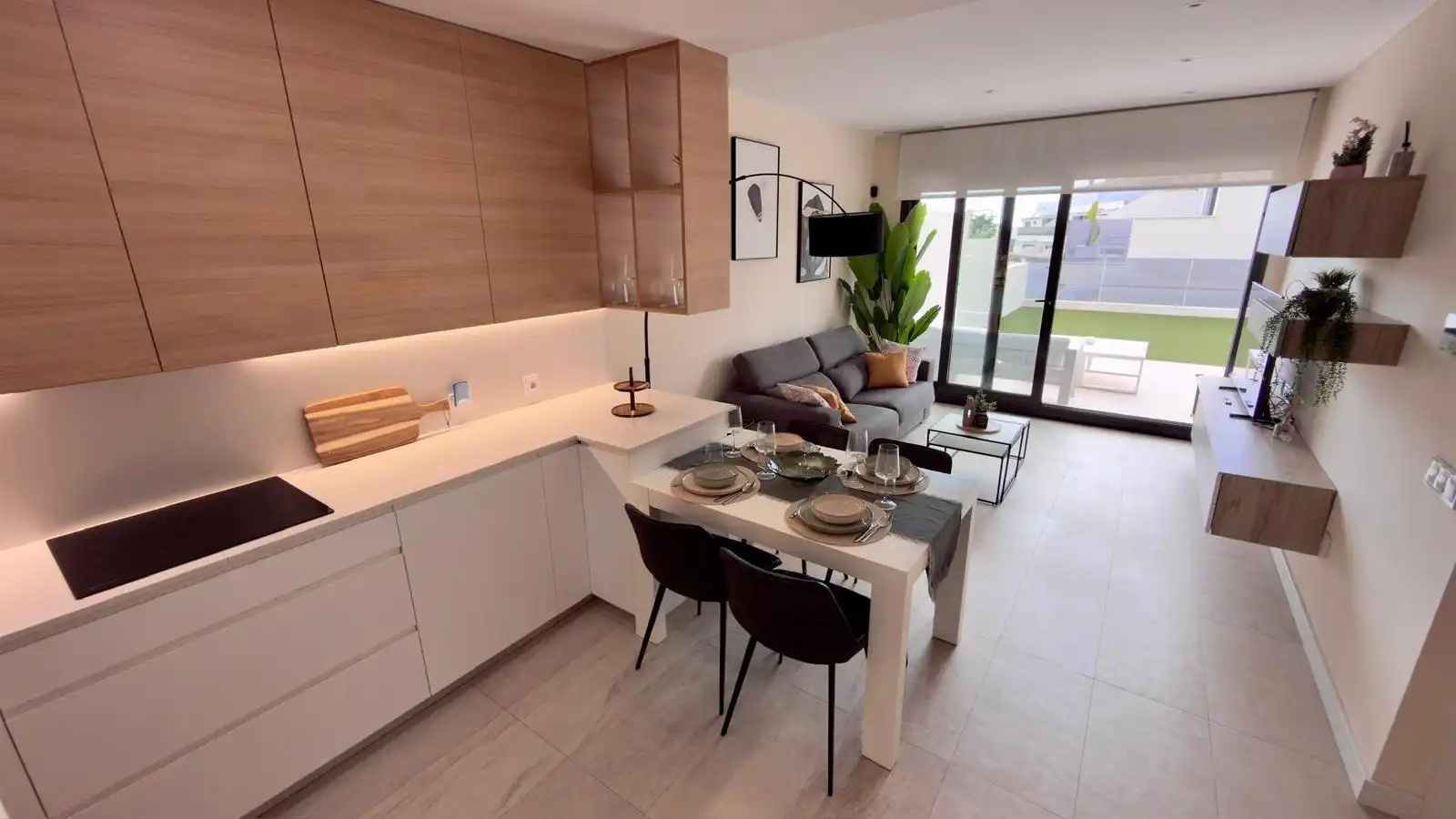 Casa o chalet de alquiler en Calle Londres, 9, Golf Bahía