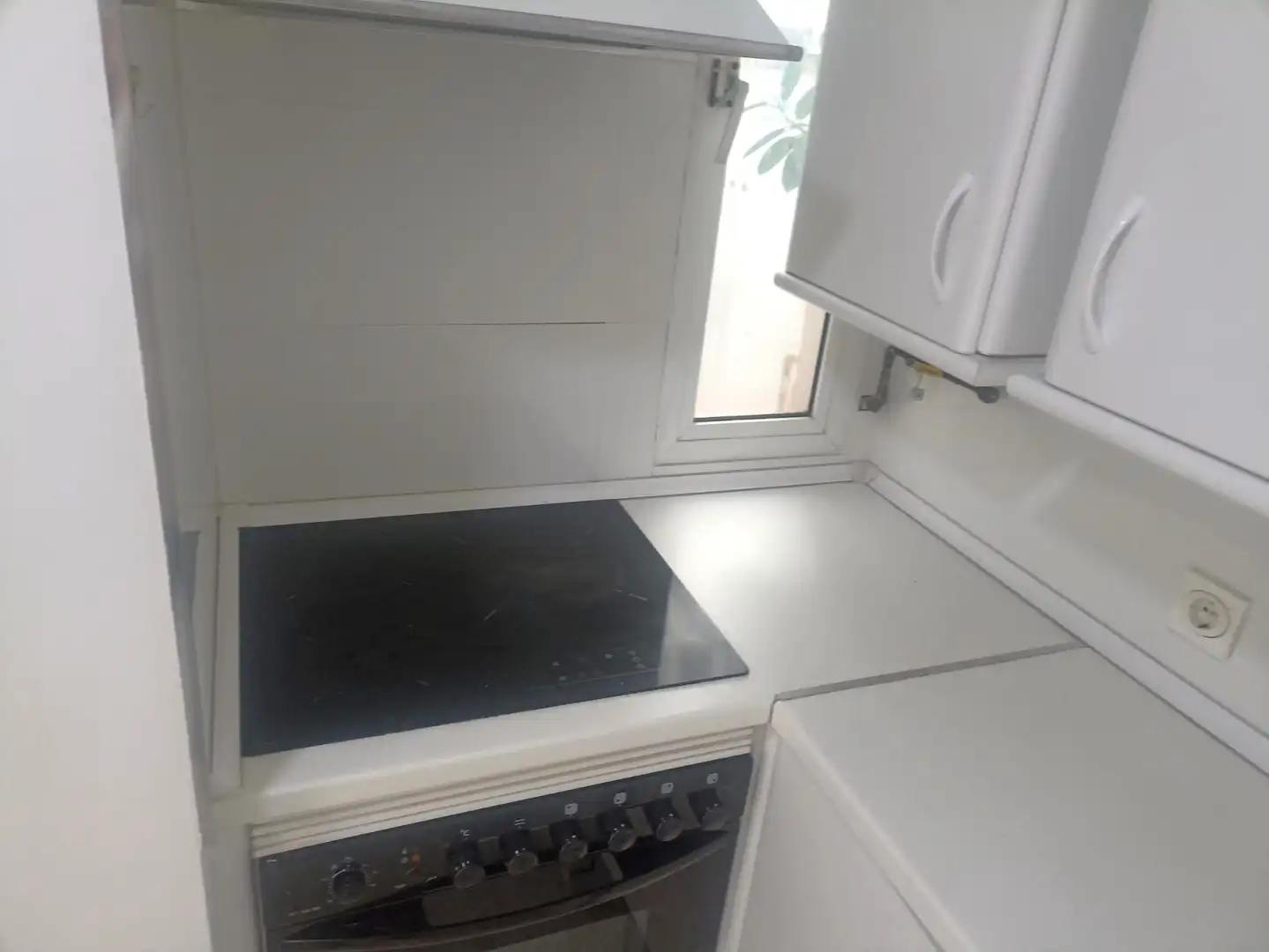 Kitchen of Flat for rent in Sevilla  with Air Conditioner, Terrace and Storage room
