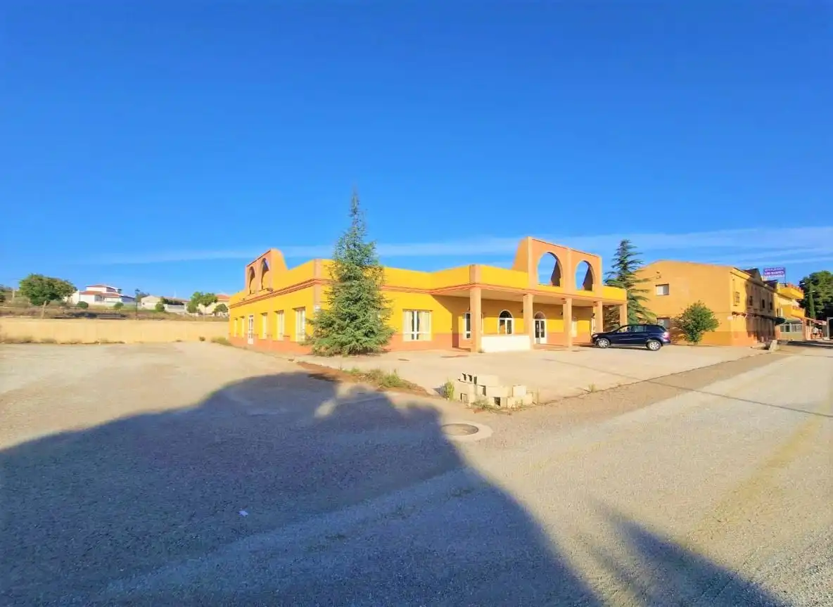 Vista exterior de Local en venda en Alcóntar