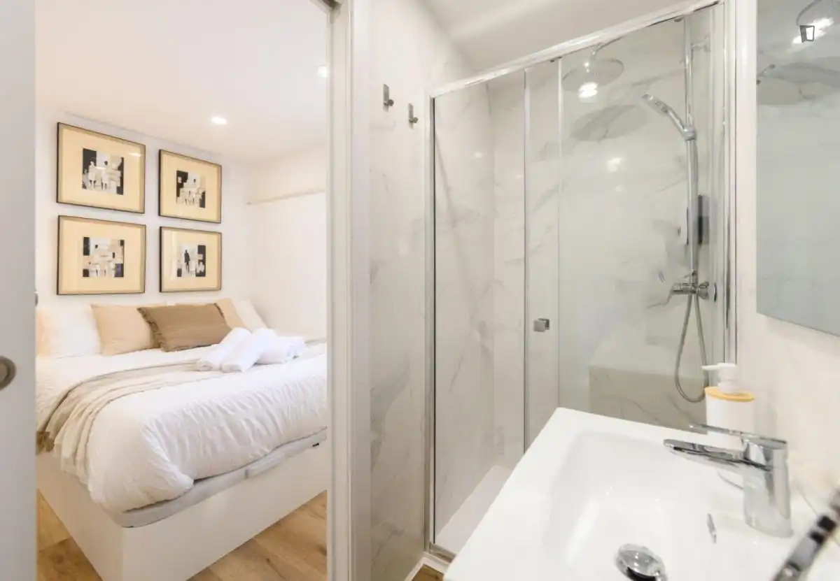 Baño de Apartamento de alquiler en Madrid con Aire acondicionado, Calefacción y Amueblado