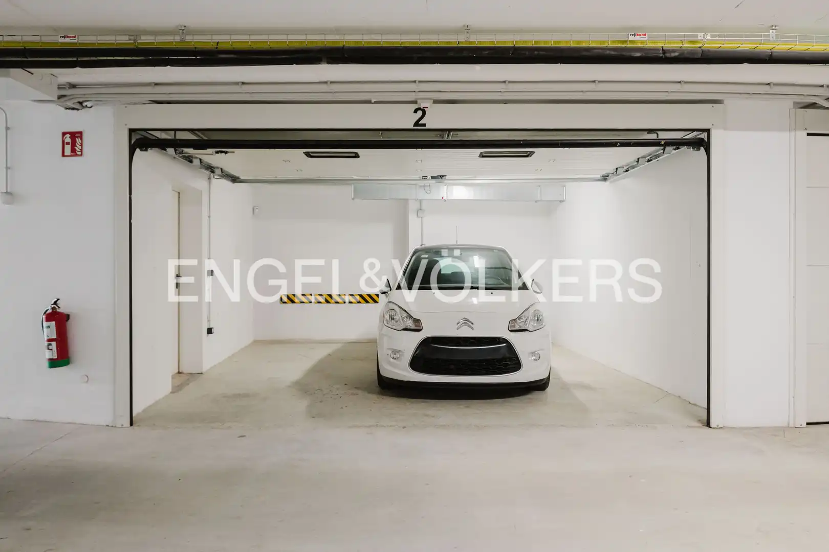 Parking de Casa o chalet de alquiler en Donostia - San Sebastián  con Calefacción, Terraza y Piscina