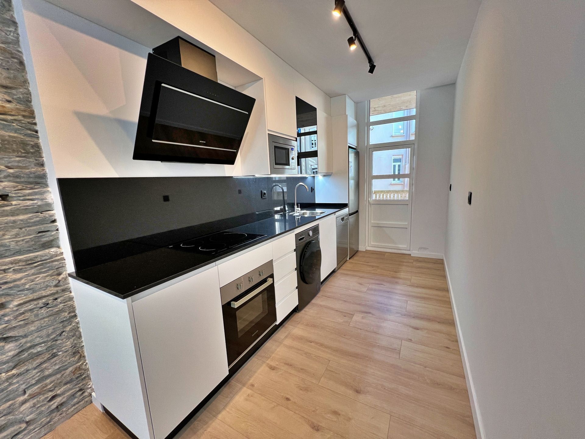 Kitchen of Flat for rent in Lugo Capital  with Heating, Terrace and Oven