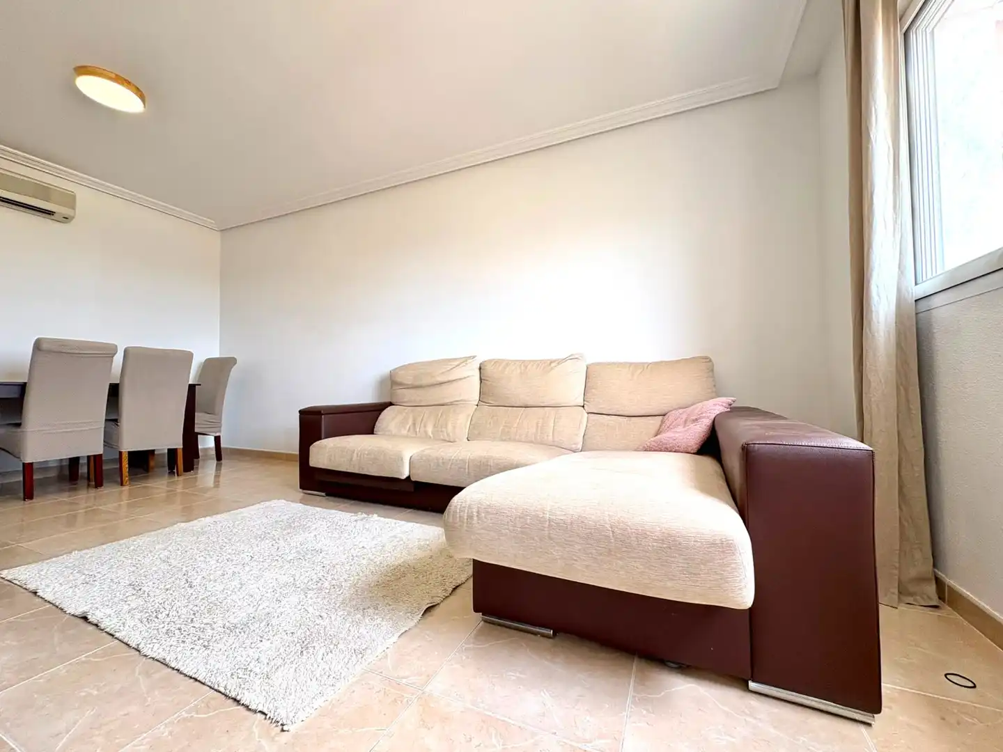 Wohnzimmer von Wohnungen zum Verkauf in Guardamar del Segura mit Klimaanlage, Heizung und Terrasse