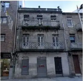 Vista exterior de Edifici en venda en Vigo 