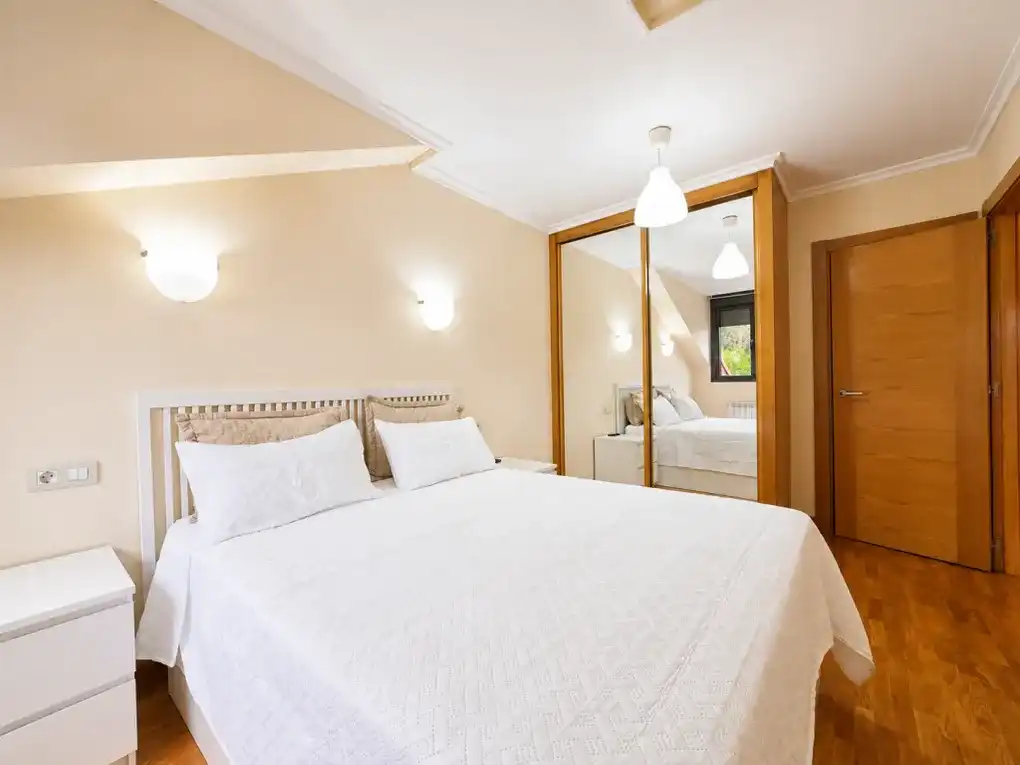 Bedroom of Attic for sale in Llanes  with Heating and Furnished