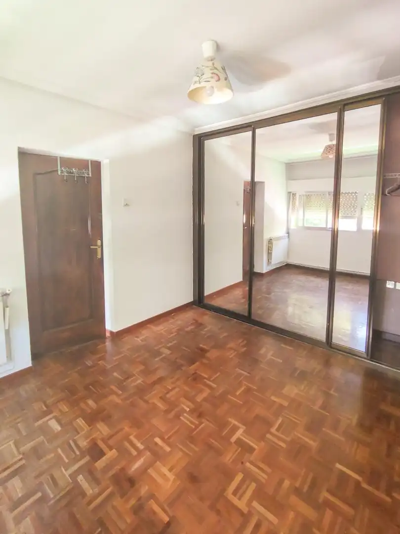 Habitación de Piso en venta en Madrid con Calefacción y Parquet