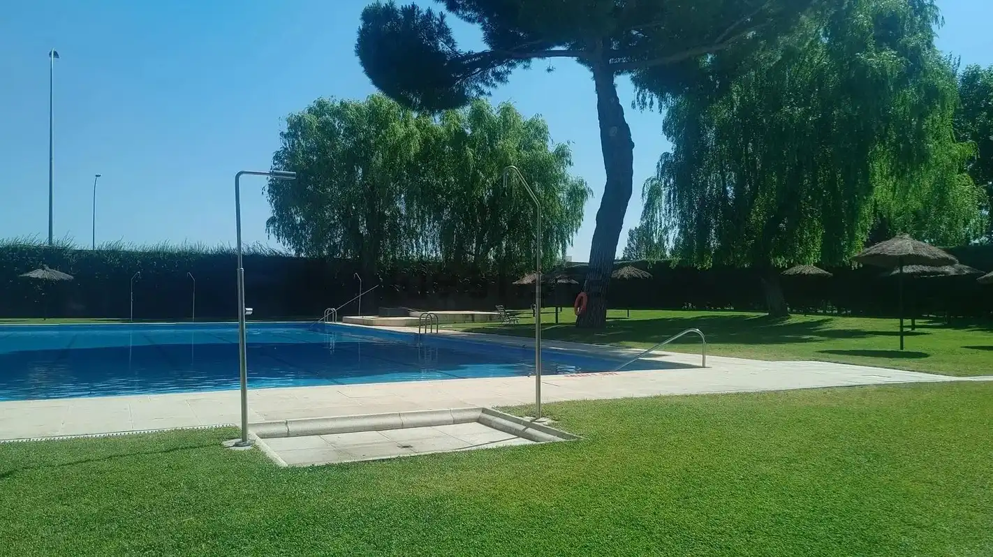 Piscina de Pis de lloguer en Majadahonda amb Aire condicionat, Calefacció i Parquet
