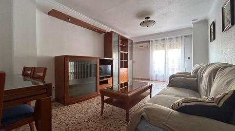 Foto 3 de Piso de alquiler en Calle Calle Aurelio Coquillat Pascual, Reina Victoria - Miguel Hernández, Elche / Elx