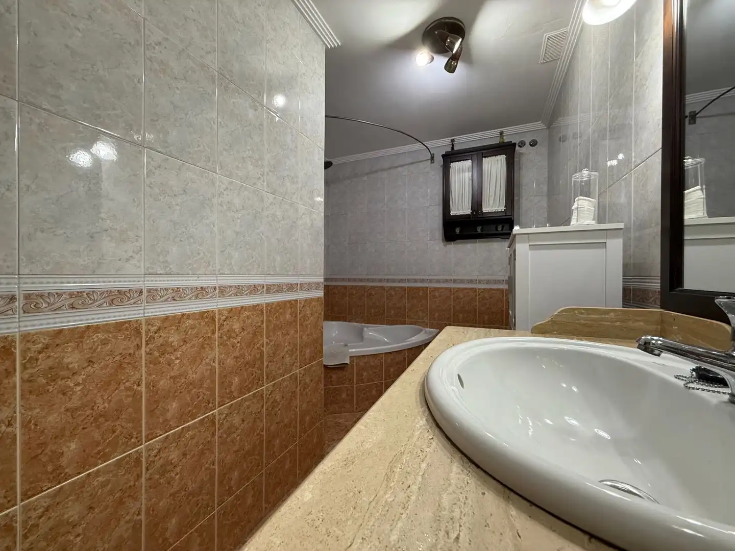 Baño de Casa adosada en venta en Aljaraque con Aire acondicionado