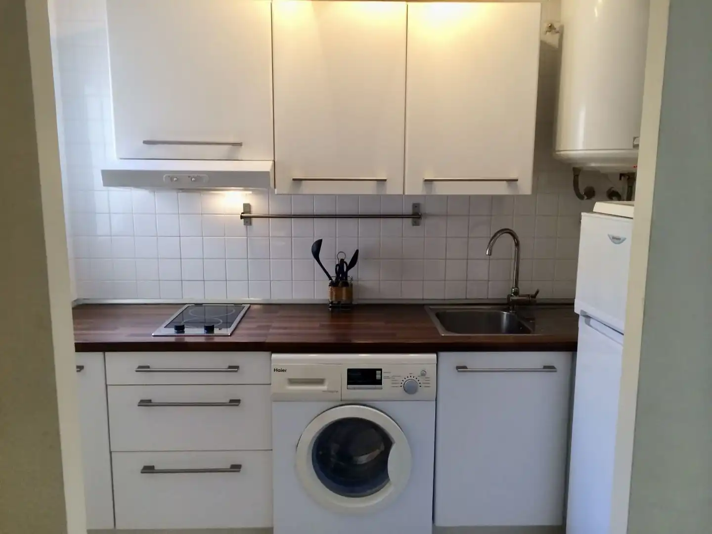 Küche von Wohnung zum Verkauf in Sanlúcar la Mayor mit Klimaanlage, Heizung und Abstellraum